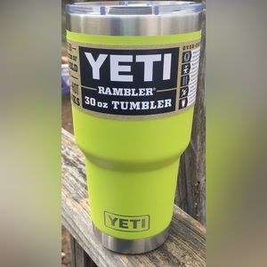 NWT CHARTREUSE YETI 30 OZ HTF LIMITED EDITION!!!